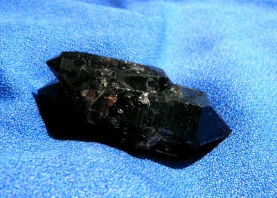 13.Морион,кристалл. М-е Белорецкое, Башкирия, естественное освещение..JPG