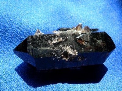 22.Морион,кристалл. М-е Белорецкое, Башкирия, естественное освещение..JPG