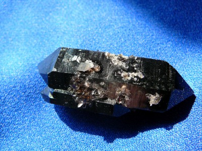 23.Морион,кристалл. М-е Белорецкое, Башкирия, естественное освещение..JPG